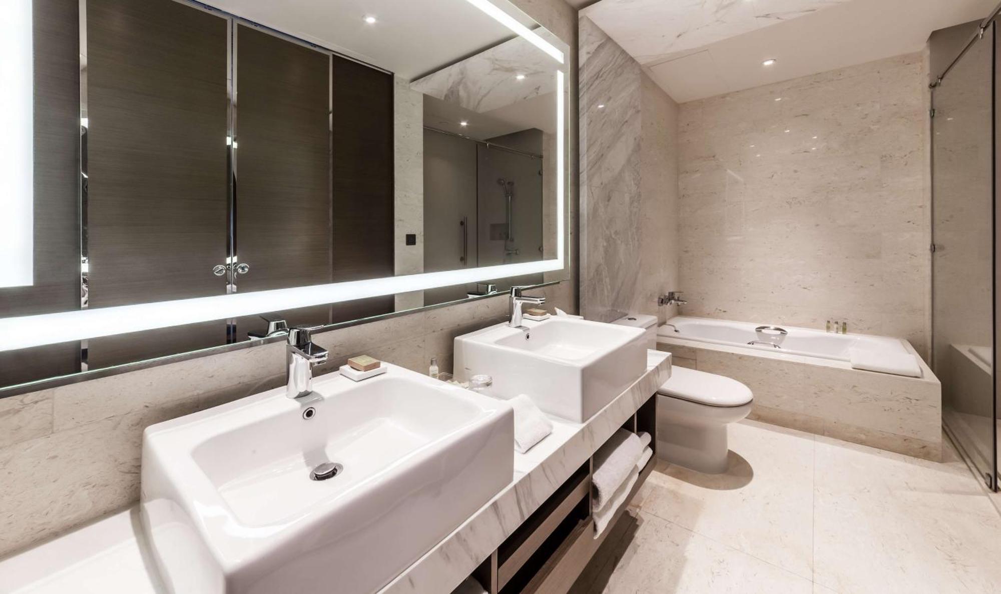 Hilton Garden Inn Hong Kong Mongkok Exterior foto